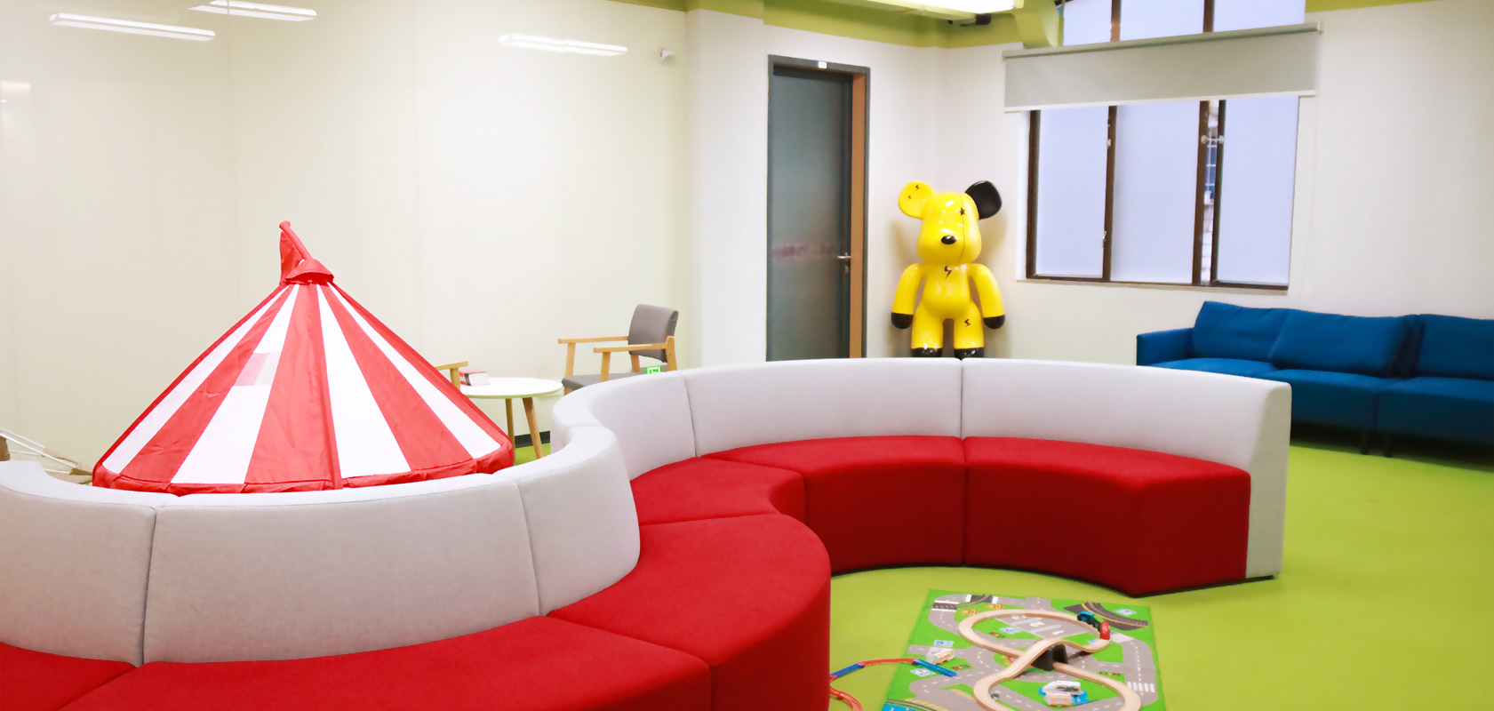 Diversified living services and life education, focusing on children's character development, habit formation and mental health. 